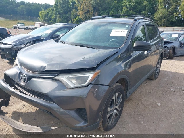 Toyota RAV4 LE 2016 JTMZFREV7GD081869 Image 2