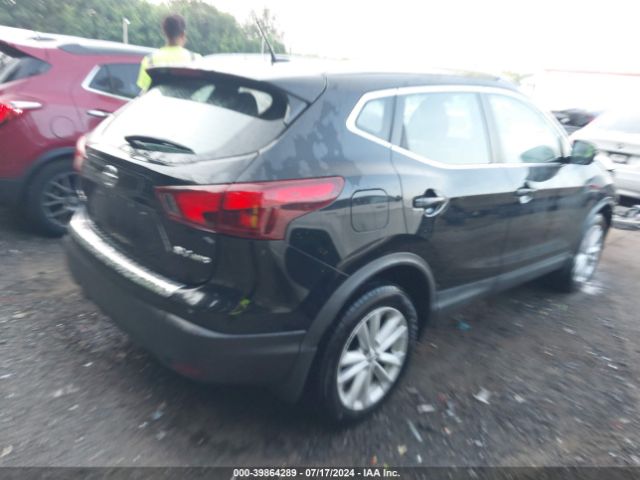 JN1BJ1CR4HW117176 Nissan Rogue Sport Sv