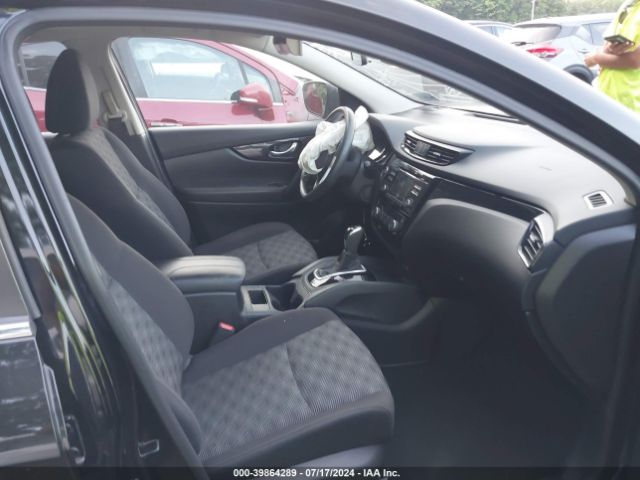 JN1BJ1CR4HW117176 Nissan Rogue Sport Sv