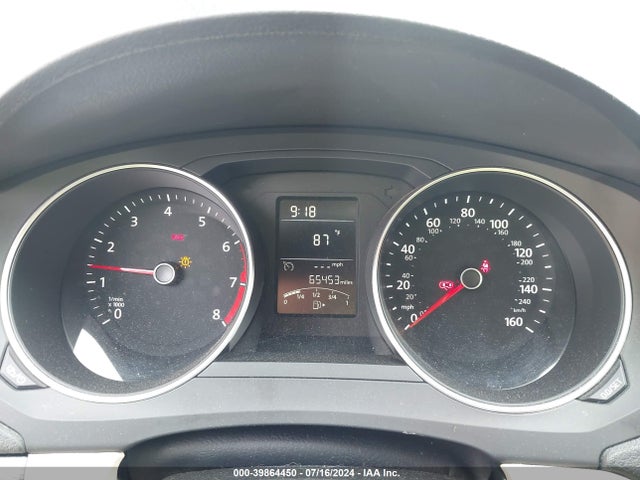 3VWB67AJ3JM226262 Volkswagen Jetta 1.4t Se/1.4t Wolfsburg Edition