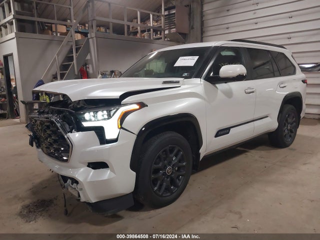 Toyota Sequoia Platinum 2024 7SVAAABA4RX026074 Image 2