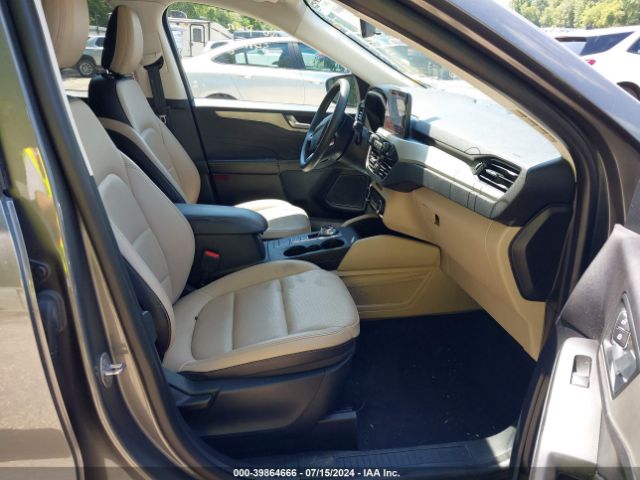 1FMCU9CZ3MUA82493 Ford Escape Sel Hybrid
