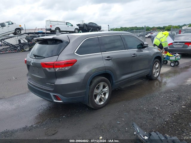 Toyota Highlander Limited 2017 5TDDZRFH9HS357596 Image 4