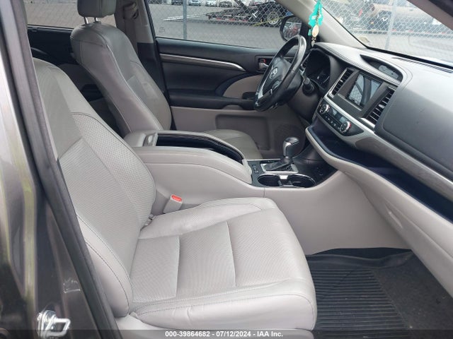 Toyota Highlander Limited 2017 5TDDZRFH9HS357596 Image 5