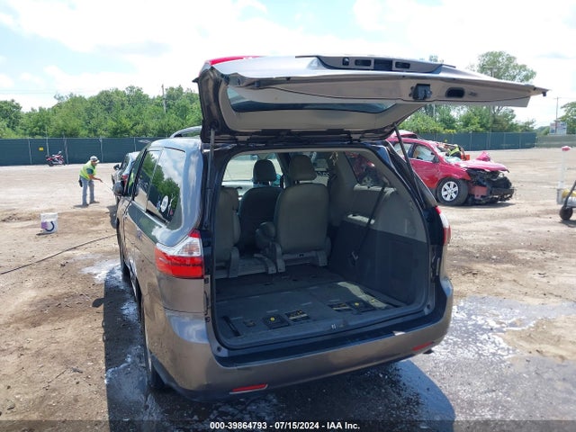 Toyota Sienna Le 8 Passenger 2015 5TDKK3DC6FS549832 Image 3