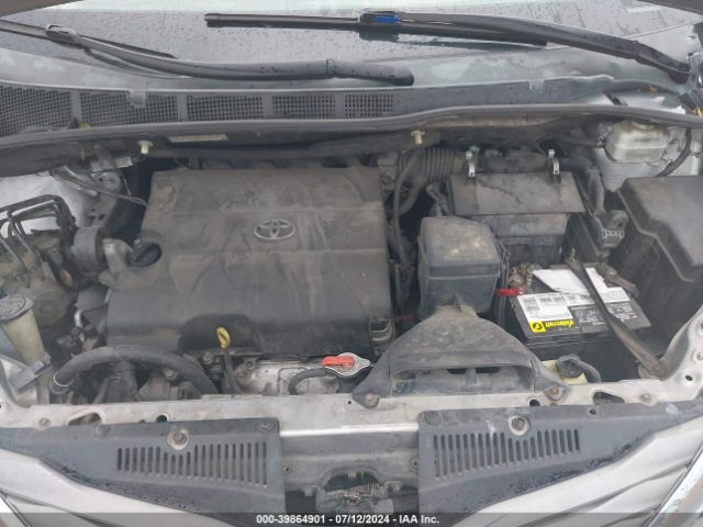 5TDYK3DC2ES413318 Toyota Sienna Xle V6 8 Passenger