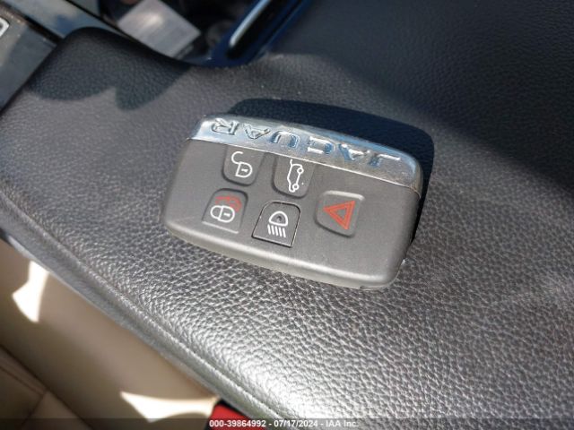 SADCJ2FXXJA320646 Jaguar F-pace 25t Premium