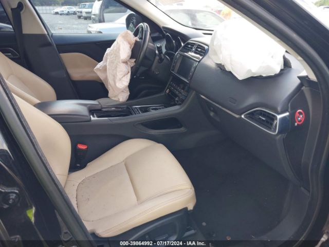 SADCJ2FXXJA320646 Jaguar F-pace 25t Premium