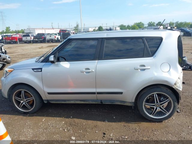 KNDJN2A28F7773185 KIA Soul