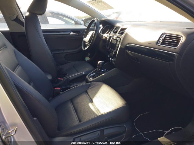 3VWL07AJ2GM224632 Volkswagen Jetta 1.8t Sel