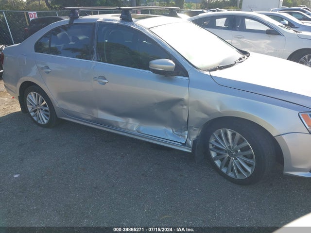 3VWL07AJ2GM224632 Volkswagen Jetta 1.8t Sel