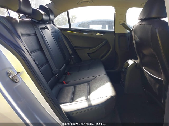 3VWL07AJ2GM224632 Volkswagen Jetta 1.8t Sel