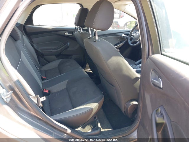 Ford FOCUS SE 2014 1FADP3F2XEL237355 Image 8