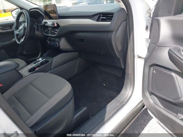 1FMCU0G65NUA48827 Ford ESCAPE SE