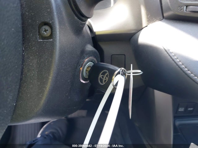 Toyota Rav4 Xle 2015 JTMWFREV4FD066165 Image 11
