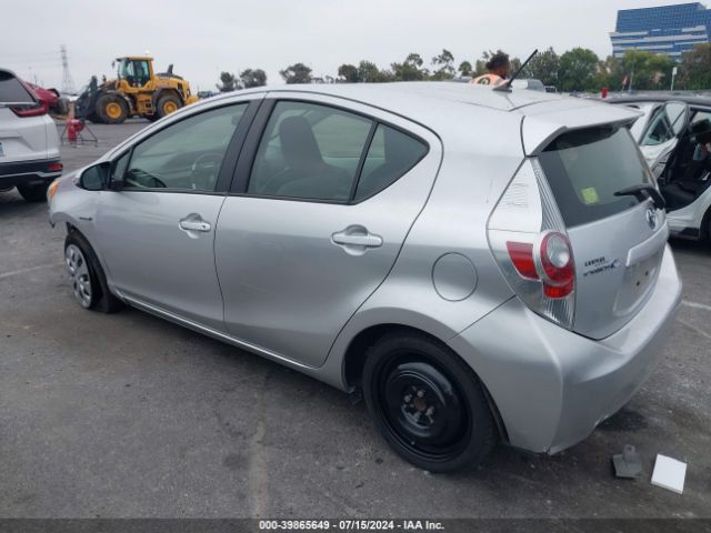 JTDKDTB33E1072088 Toyota Prius C One