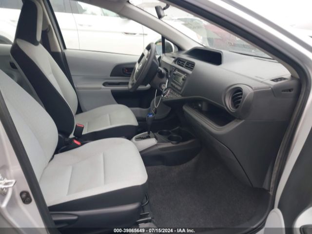 JTDKDTB33E1072088 Toyota Prius C One