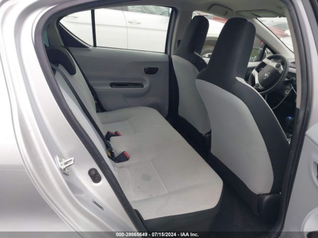 JTDKDTB33E1072088 Toyota Prius C One