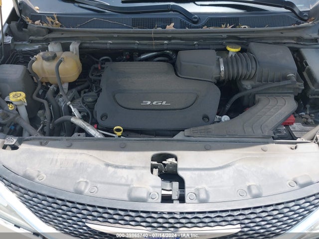 2C4RC1FG0JR279854 Chrysler Pacifica Touring Plus