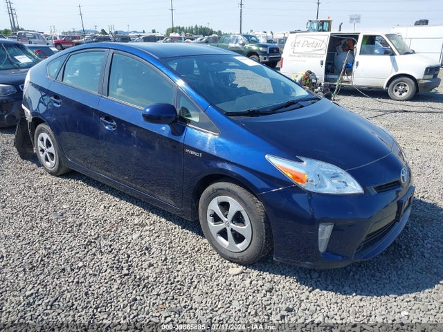 Toyota Prius Two 2015 JTDKN3DU2F1991133 main image
