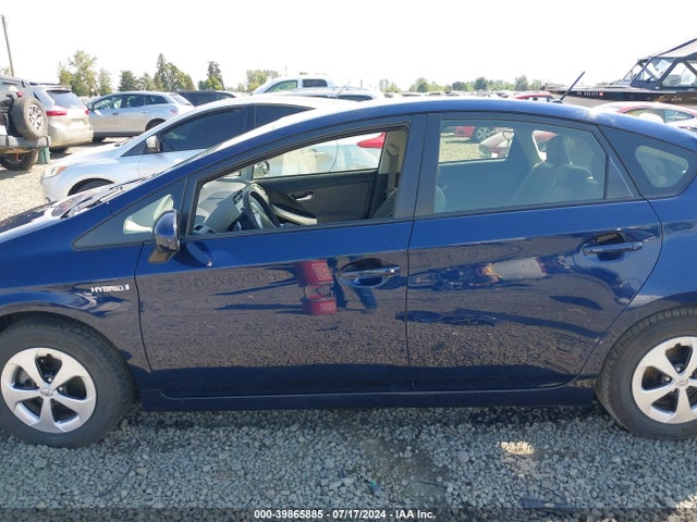 Toyota Prius Two 2015 JTDKN3DU2F1991133 Image 15