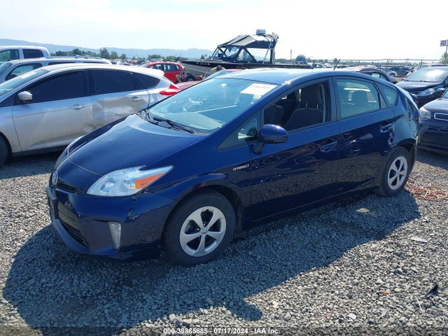 Toyota Prius Two 2015 JTDKN3DU2F1991133 Image 2