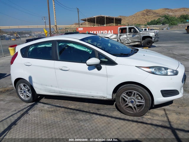 Ford FIESTA SE 2018 3FADP4EJ1JM118813 Image 13