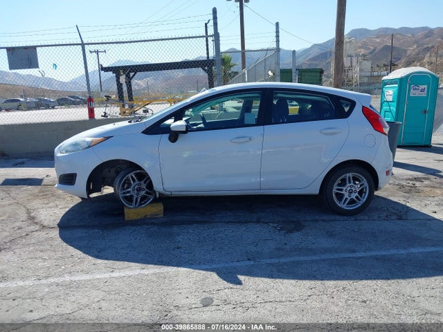 Ford FIESTA SE 2018 3FADP4EJ1JM118813 Image 14