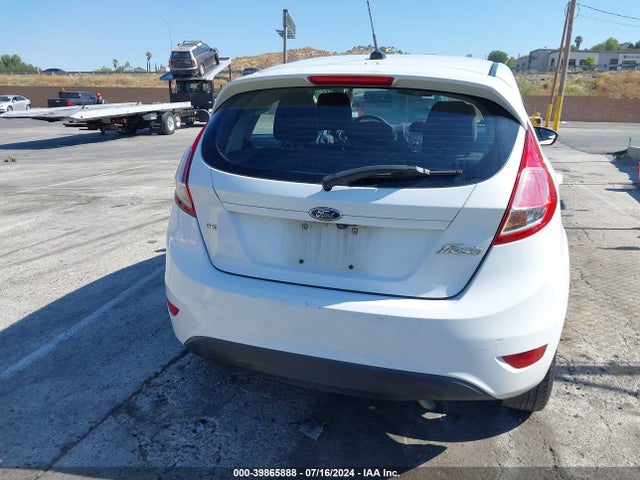 Ford FIESTA SE 2018 3FADP4EJ1JM118813 Image 16