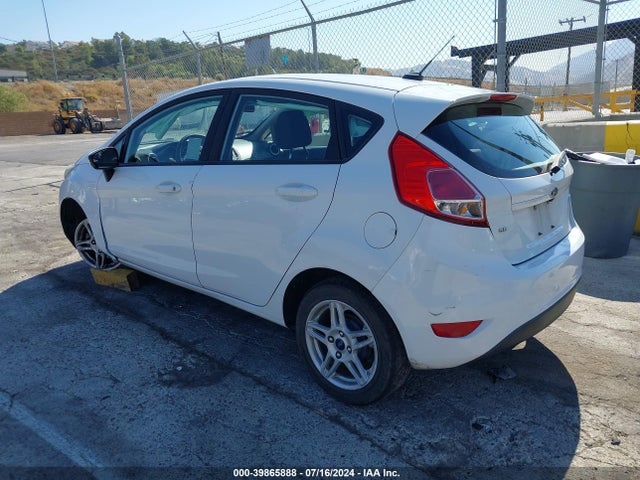 Ford FIESTA SE 2018 3FADP4EJ1JM118813 Image 3