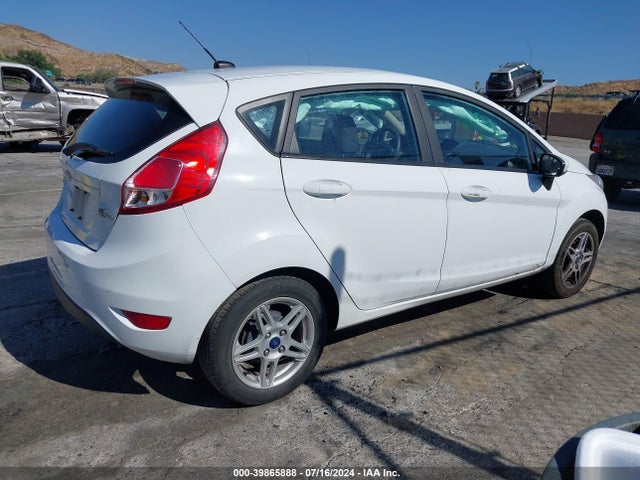 Ford FIESTA SE 2018 3FADP4EJ1JM118813 Image 4