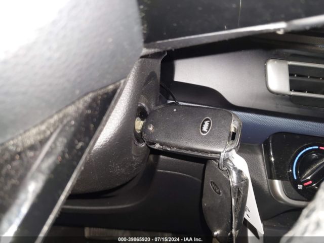 KNDEUCAA0M7180175 KIA SELTOS S