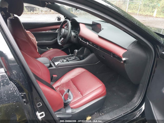 JM1BPBMM7P1616666 Mazda Mazda3 2.5 S Premium