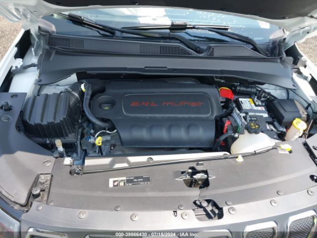 3C4NJDBB3NT215679 Jeep Compass Latitude 4x4