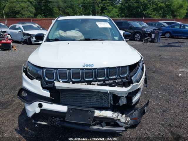 3C4NJDBB3NT215679 Jeep Compass Latitude 4x4