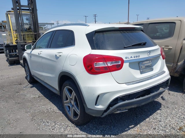WDCTG4EB5FJ119329 Mercedes-Benz GLA 250