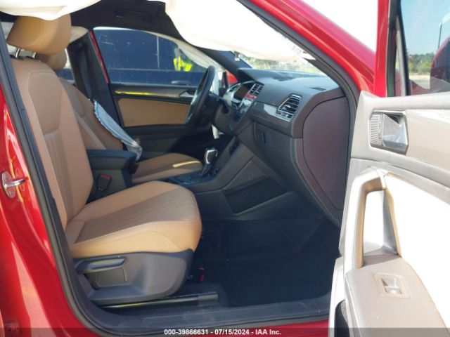 3VV3B7AX2NM135305 Volkswagen Tiguan 2.0t Se