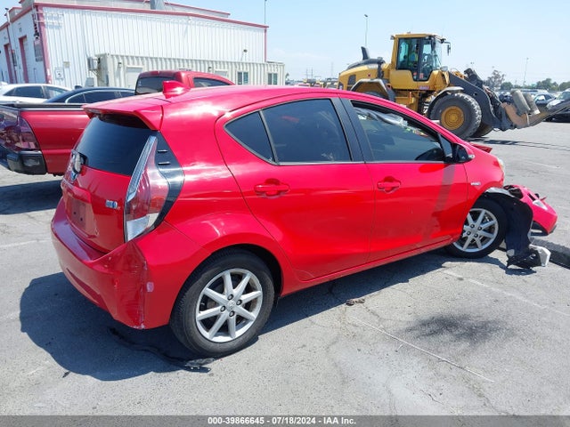 Toyota Prius C Three 2015 JTDKDTB34F1091699 Image 4