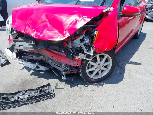 Toyota Prius C Three 2015 JTDKDTB34F1091699 Image 6