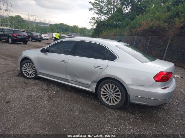 1VWBT7A35GC017142 Volkswagen Passat 1.8t Se