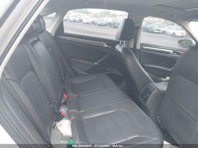 1VWBT7A35GC017142 Volkswagen Passat 1.8t Se