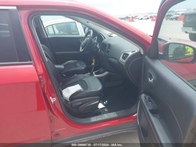 3C4NJCBB2KT699673 Jeep Compass Latitude Fwd