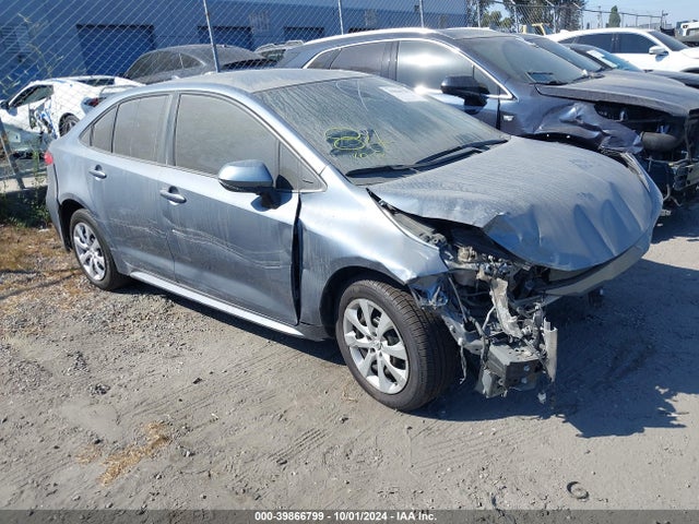 Toyota COROLLA LE 2022 JTDEPMAEXN3028879 главное изображение