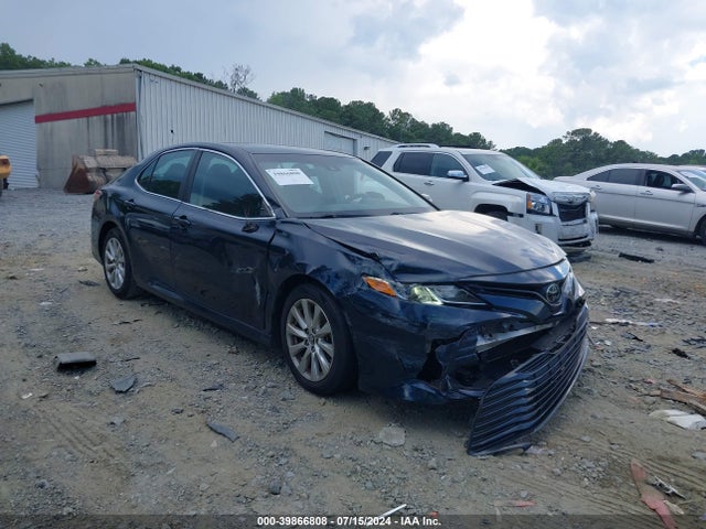 Toyota CAMRY LE 2018 4T1B11HK0JU507424 main image