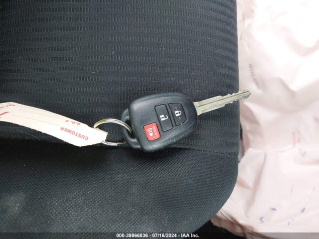 Toyota RAV4 LE 2015 2T3BFREV2FW385176 Image 11