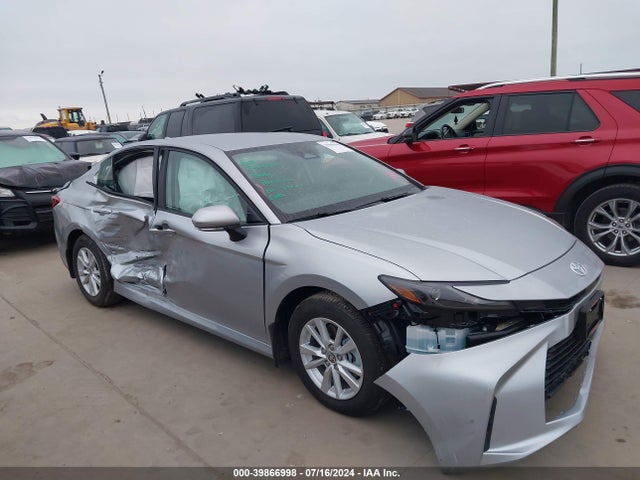 Toyota CAMRY LE 2025 4T1DAACK0SU510681 Image 1