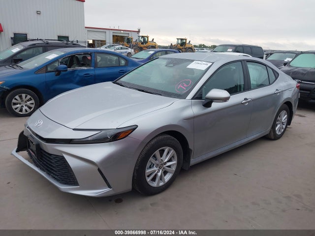 Toyota CAMRY LE 2025 4T1DAACK0SU510681 Image 2