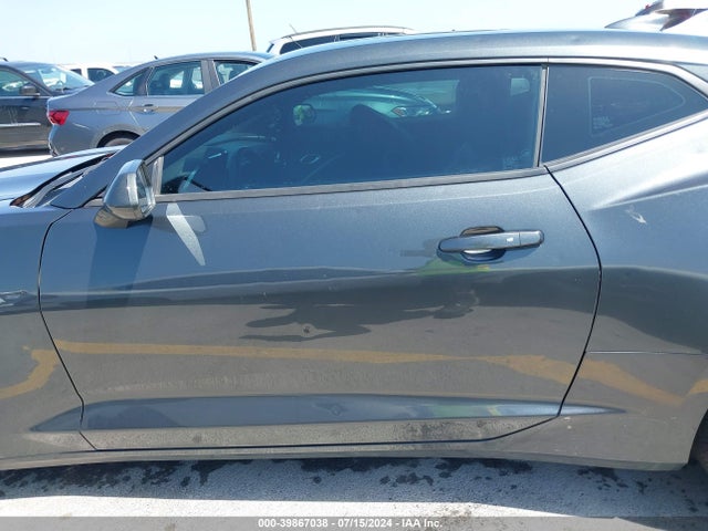 Chevrolet Camaro 2lt 2018 1G1FD1RS7J0189748 Image 14