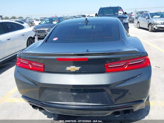 Chevrolet Camaro 2lt 2018 1G1FD1RS7J0189748 Image 16