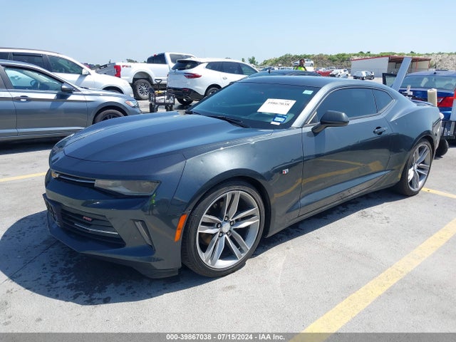 Chevrolet Camaro 2lt 2018 1G1FD1RS7J0189748 Image 2